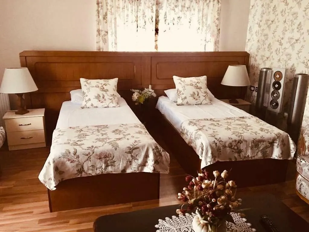 Guest House Stena Erseke 0*,  Albania